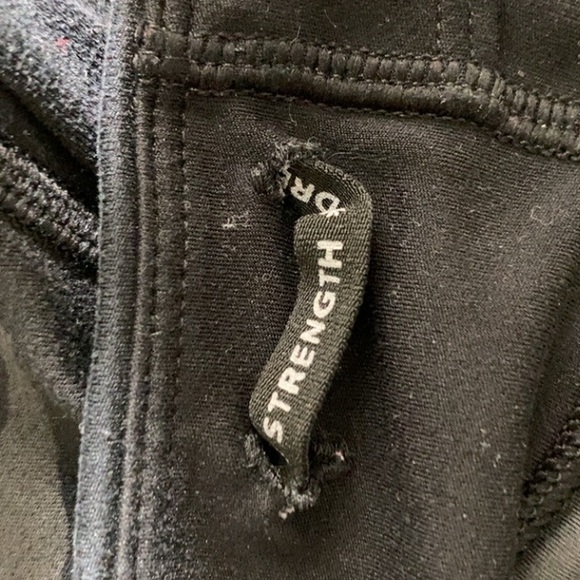 Women’s athleta camo leggings! - Picture 2 of 4